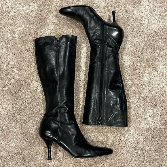Stuart Weitzman Shoes - Stuart Weitzman Women’s Black Leather Heeled Boot, Size 8M